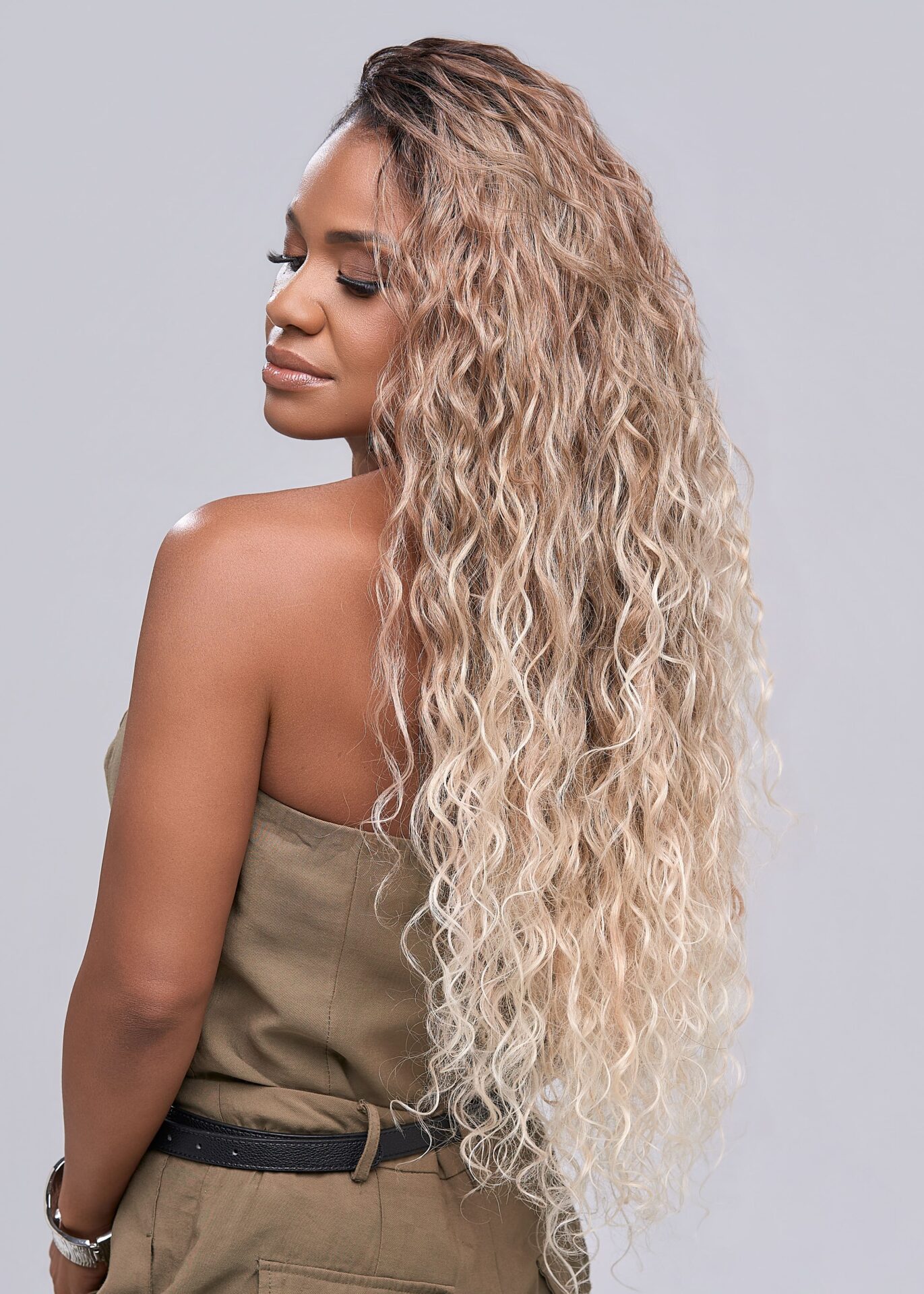 michelleclemoni com br 15553321734 wig joyce loiro perola 4.jpg